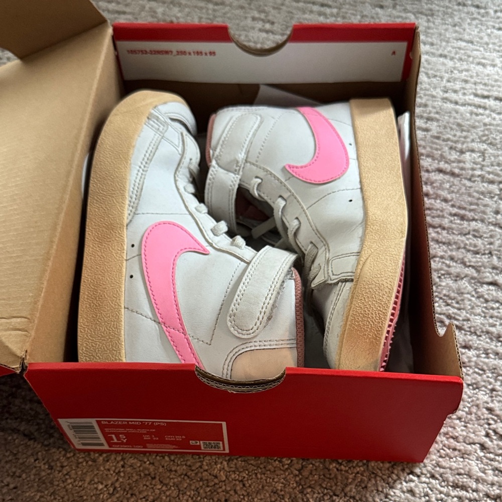 Nike kids White and Pink high tops  size 1.5